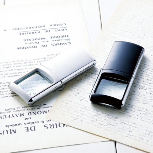 ノベルティ：スライド式ライトルーペ